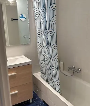 Apartment Superbe De 3p Pieces Dans Avec Piscine Et Climatisation *